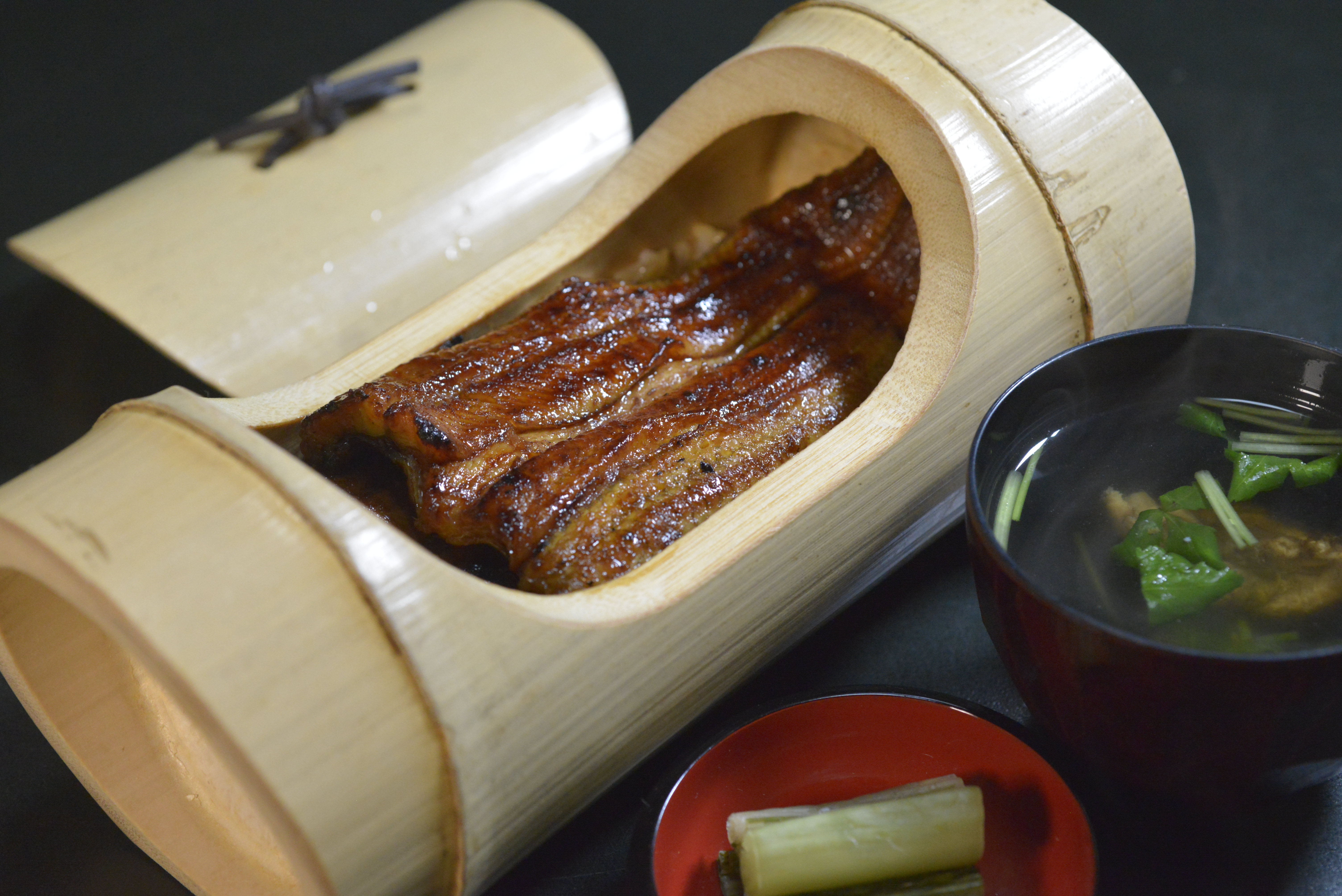 竹筒うなぎ弁当の写真
